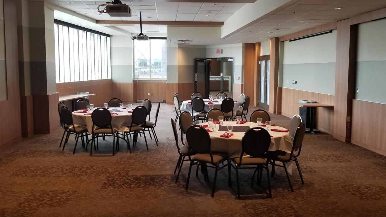 Canad Inns Health Sciences Centre Уинипег Екстериор снимка